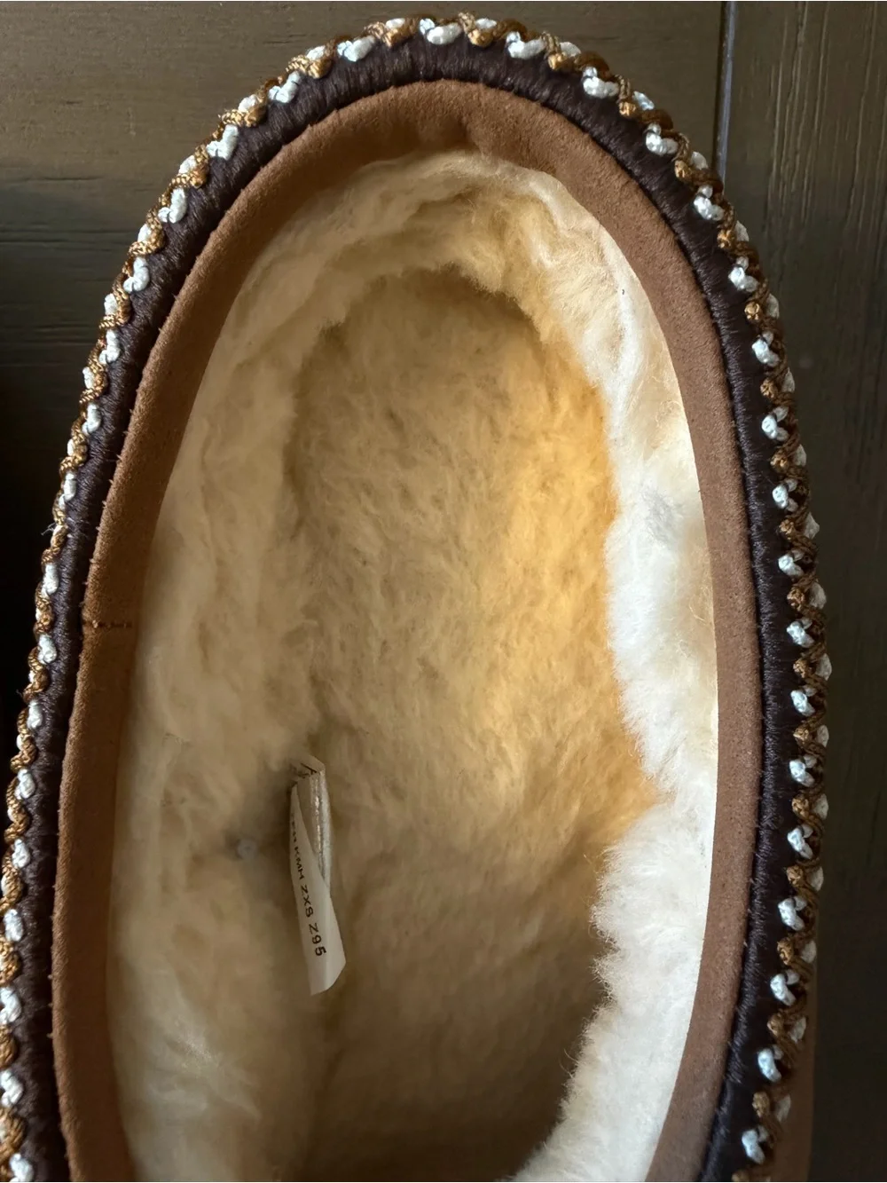 UGG Big Kids Chestnut Slip-On Shearling-Lined Tasman Slippers - size 4